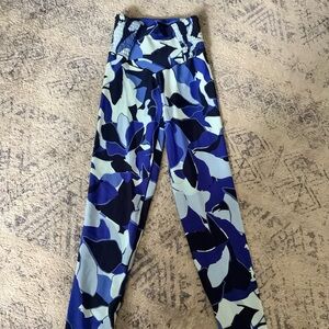 Aerie XS blue pattern 7/8 leggings